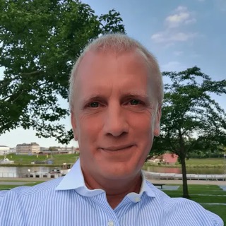 Stephan Grosser erklärt die kostenlose Vorprüfung
